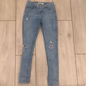 Levi’s  skinny light wash stretchy jeans size 24